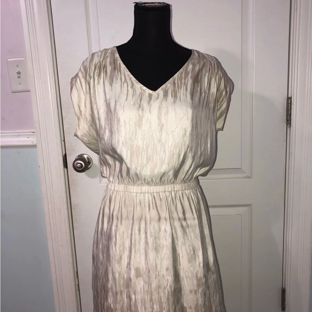 Express Elegant Cream Dress